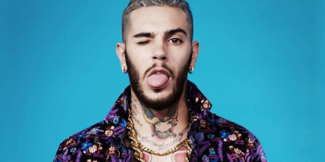 Emis Killa senza freni su Twitter: “Se non leccate la…”